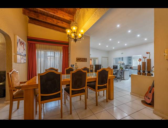 4 BEDROOM HOUSE FOR SALE IN REGENTS PARK